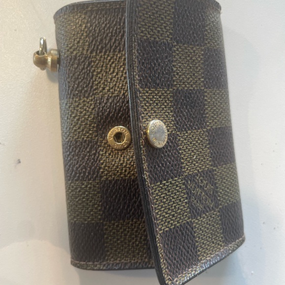 Authentic  lv key holder - Picture 2 of 5